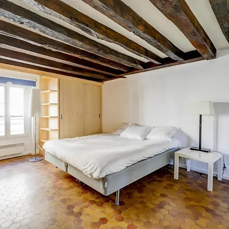 Latin Quarter Duplex Appartement