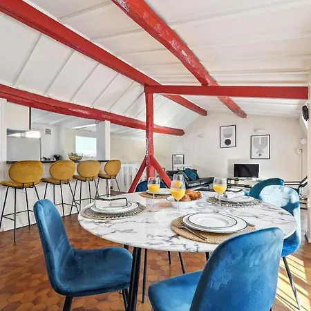 Latin Quarter Duplex *