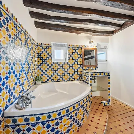 Latin Quarter Duplex *